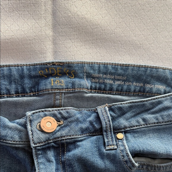 Riders by Lee Classic Blue Women's Denim Jeans. Size 16 - Picture 6 of 8